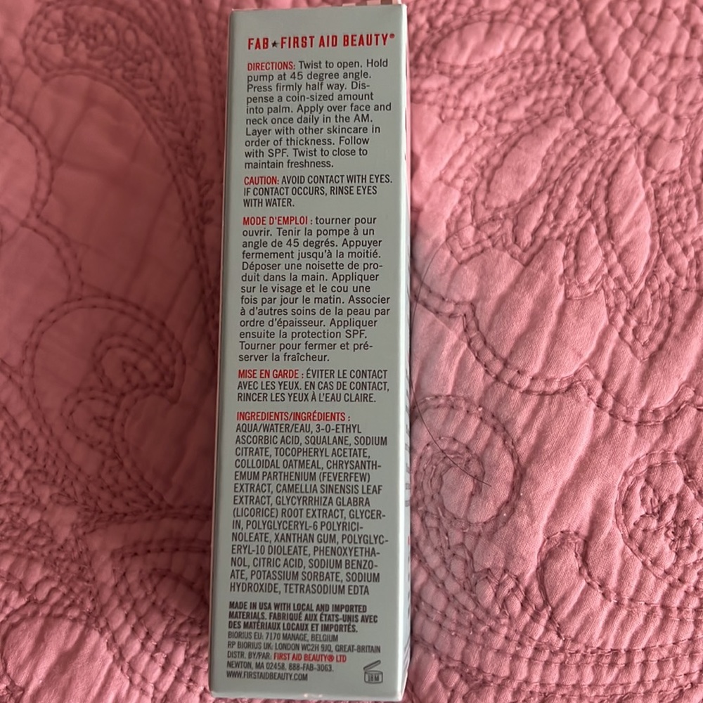 NEW!  First Aid Beauty 10% Vitamin C Brightening Serum - Picture 3 of 5